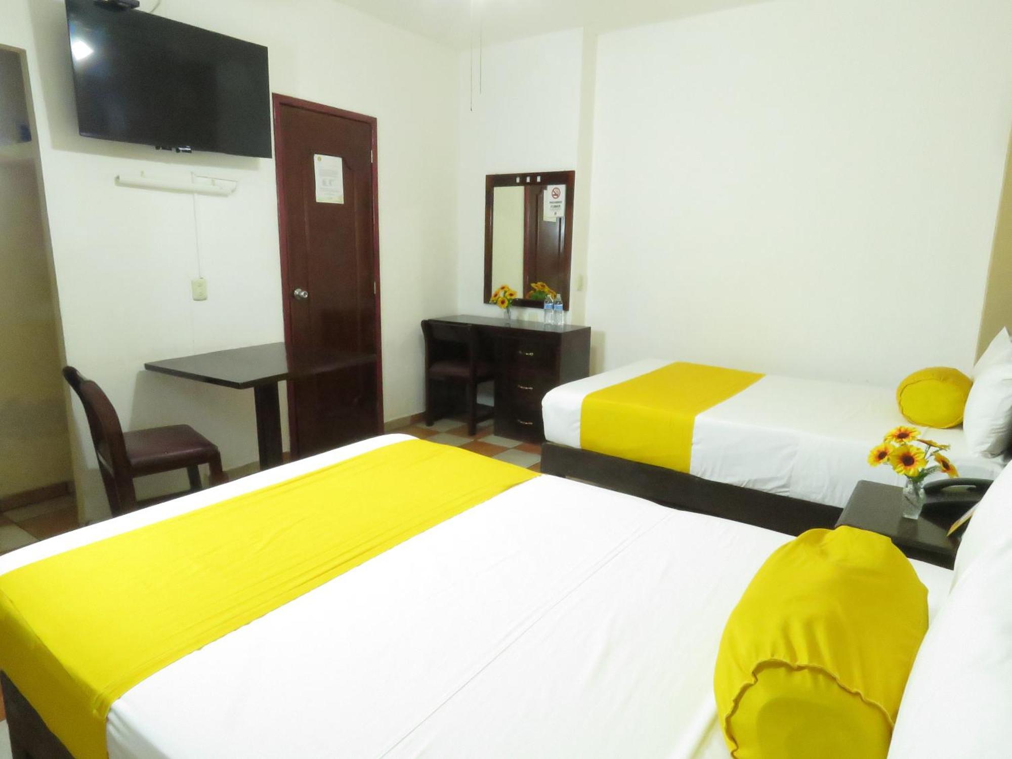 Hotel Los Girasoles Tepic Bagian luar foto