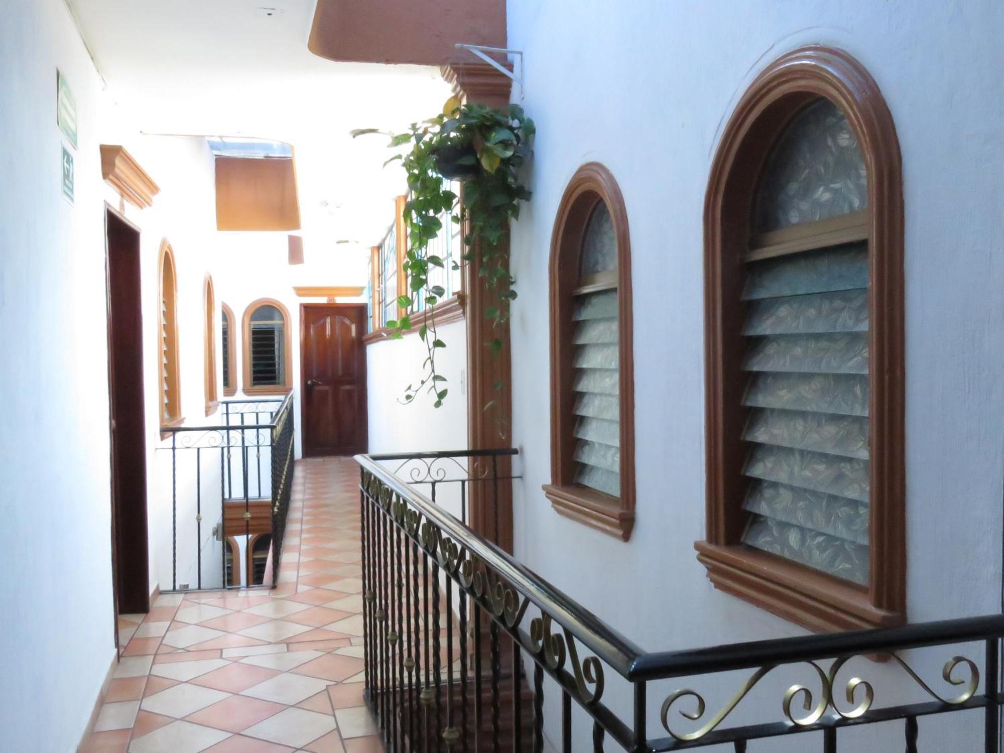 Hotel Los Girasoles Tepic Bagian luar foto